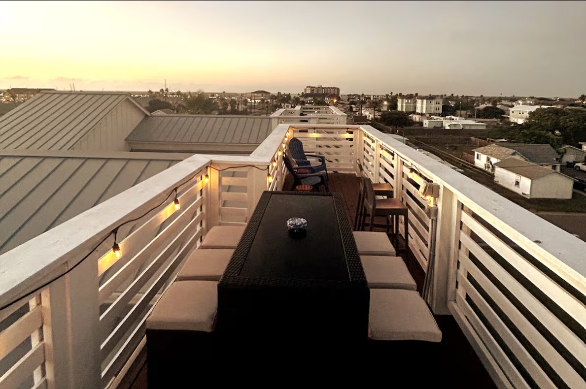 Crow’s Nest rooftop — daytime panoramic views