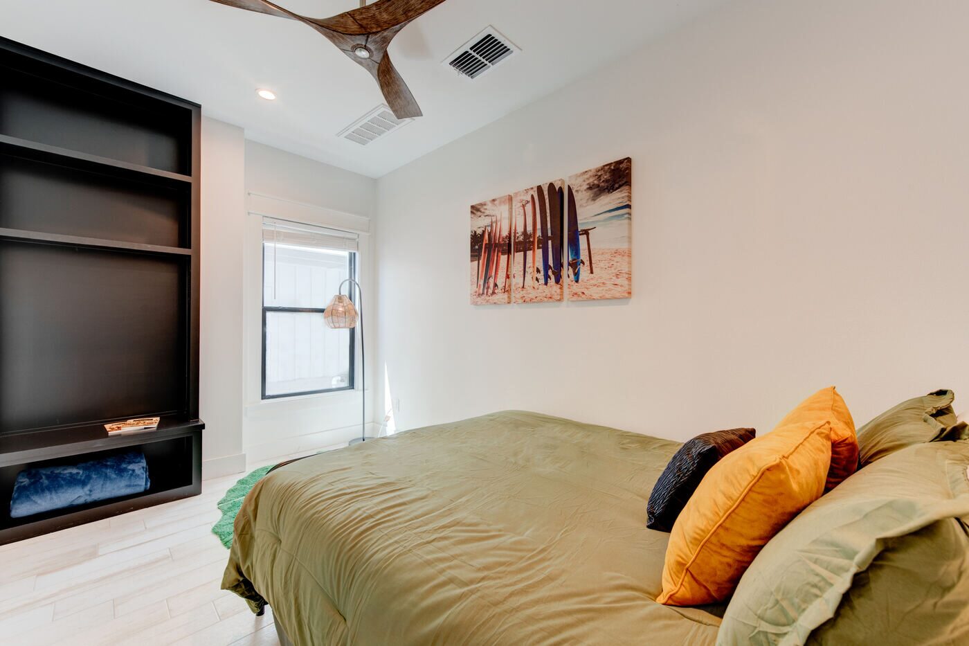 Surf-themed bedroom