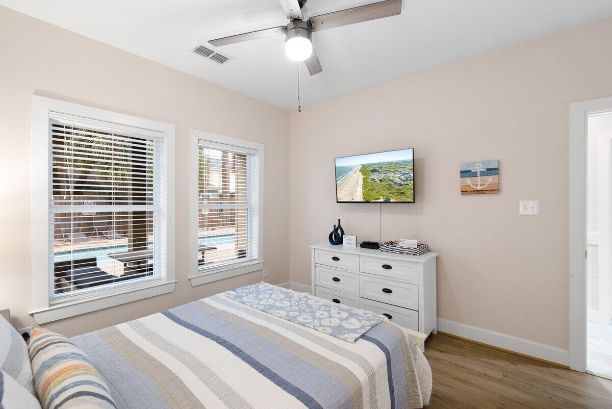 Second bedroom