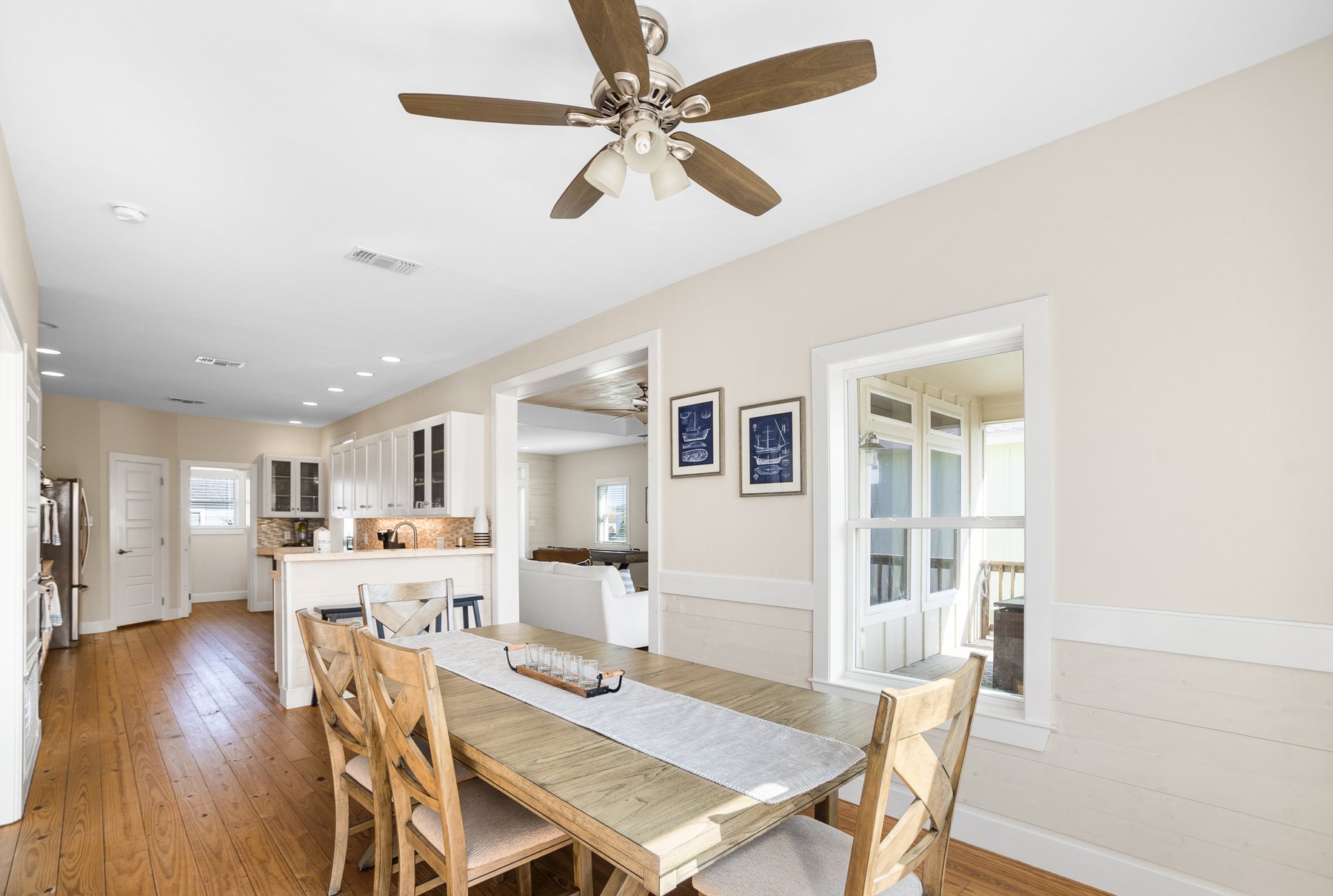 Dining toward kitchen