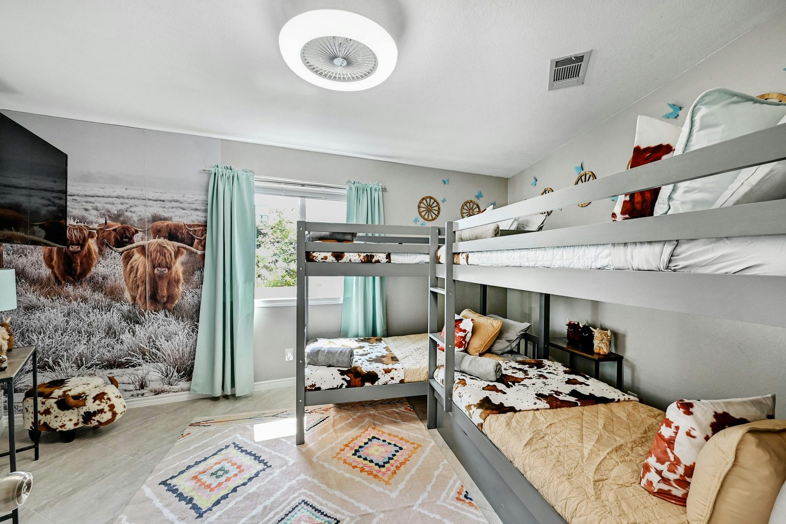 2nd Floor bunk room