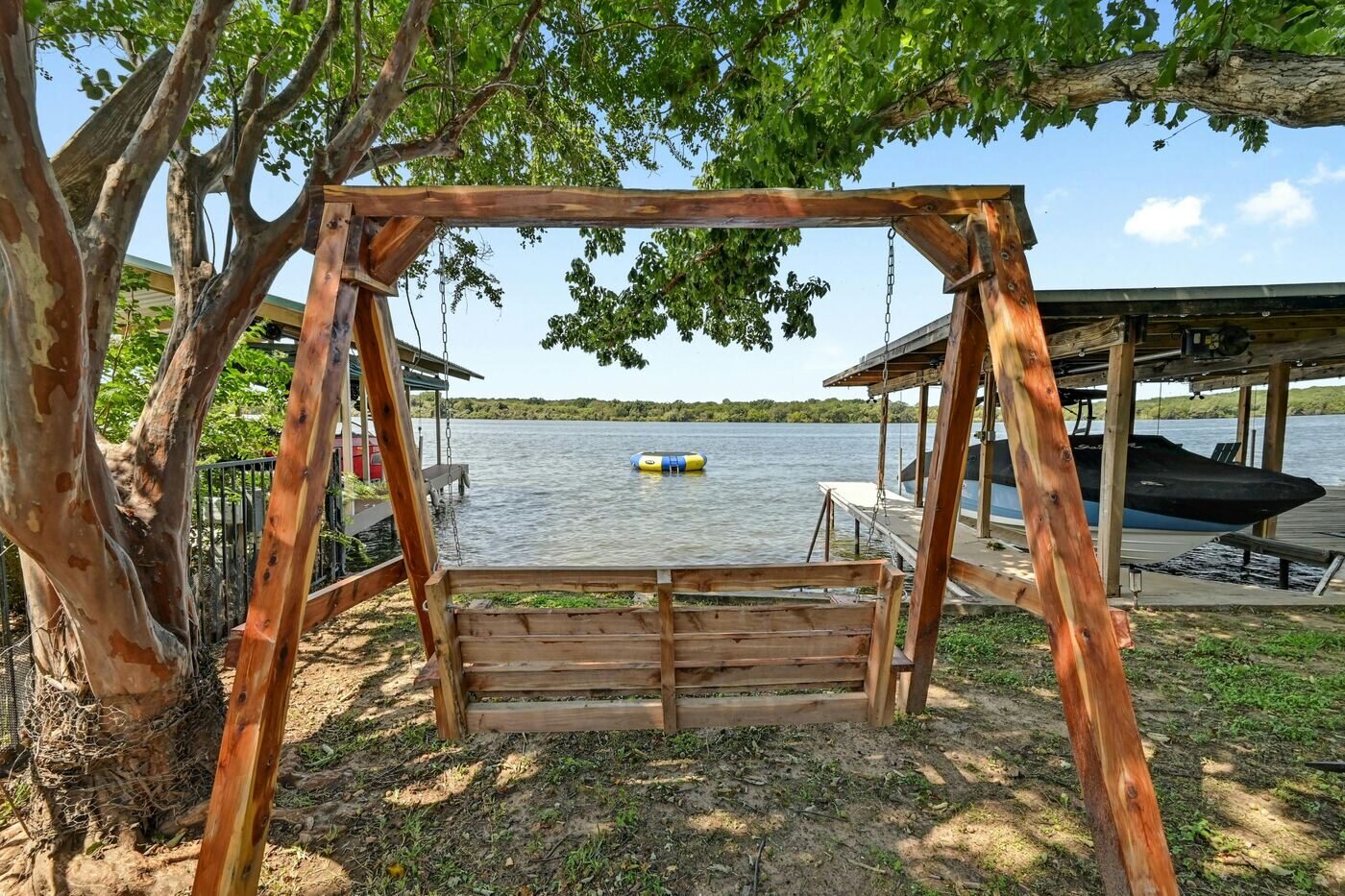 Lake swing